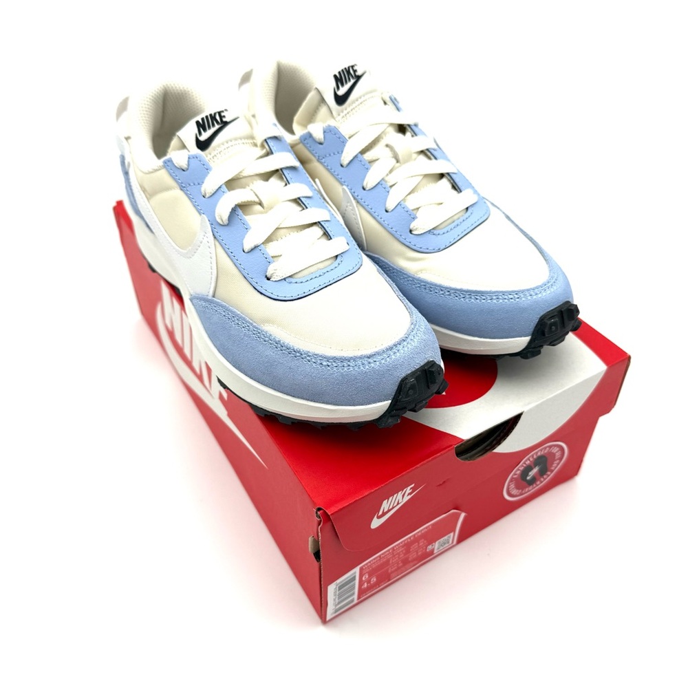 NWT NIB New Nike Women’s WAFFLE DEBUT Shoes Walking Running Tennis Size 6 - Picture 3 of 9